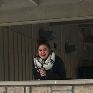 Meet your Posher, Anna